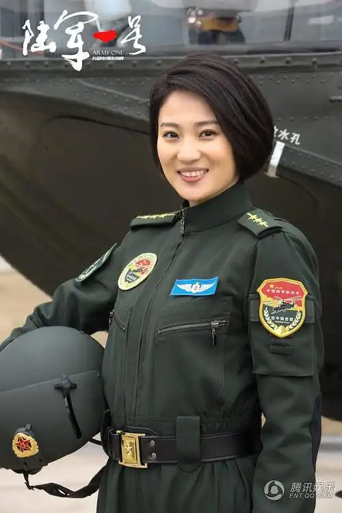 她是"铁娘子"侯梦莎,身高169cm,演技精湛,气质优雅,身材性感!