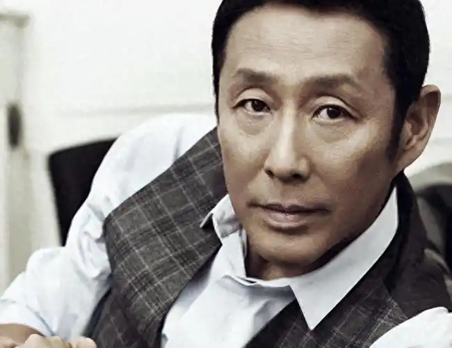 回顾陈道明:为苗苗解围,和妻子结婚多年依旧幸福这才是德艺双馨