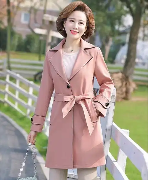 最近火了一女装,叫"薄风衣",巨适合6070女人穿,真的美嫩美嫩