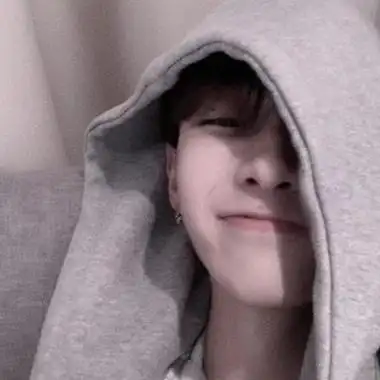 帅气手机控男生自拍头像图片超酷男生个性微信图片大全