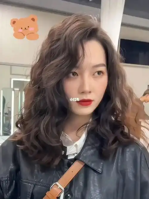 中长发烫发 / 蛋卷头/圆脸发型/显脸小发型/法式烫/深圳烫发/深圳染发