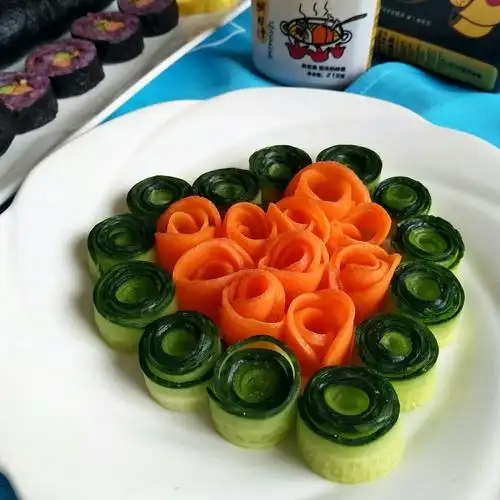 怎么用胡萝卜和黄瓜做出高颜值的凉拌菜?几步教你轻松制出惊艳之作