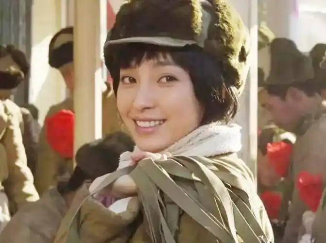 小时候李冰冰的家庭,并不富裕,只能算是小康家庭.