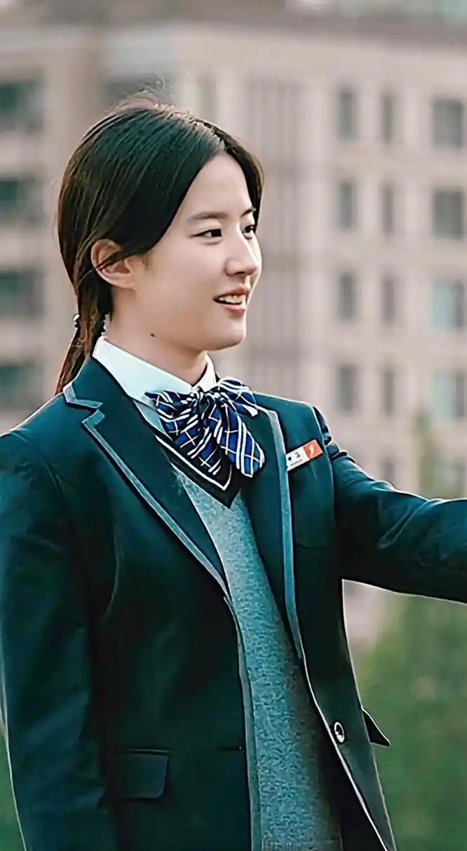 她演这部校园电影的时候已经29了[笑哭]#刘亦菲# #神仙颜值# #致青春