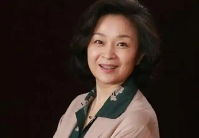 戏骨非常的多,但像刘莉莉不仅事业有成,而且家庭还非常幸福的老演员来