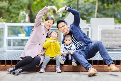 温馨的小家庭,儿女双全真好