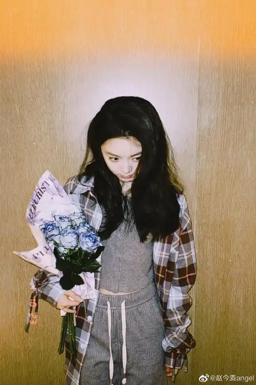 赵今麦捧花胶片随拍##赵今麦生活碎片六宫格