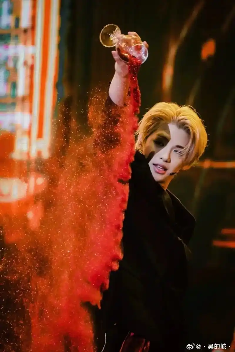 分享壁纸.黄明昊justin   #绝美 #一眼沦陷 - 抖音