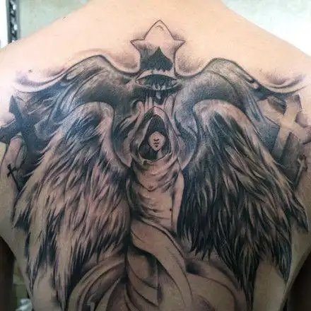 男生背部天使纹身图案