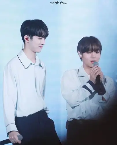 赖冠霖 朴志训 cr.logo