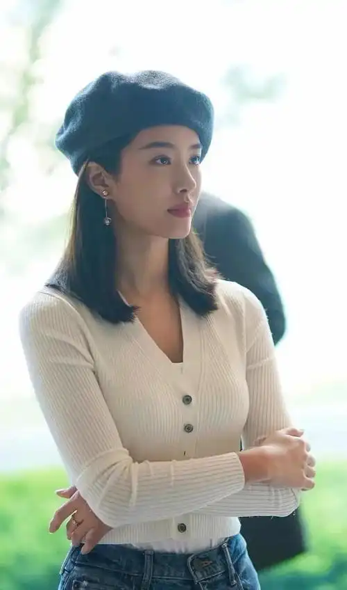 杨采钰明星壁纸2