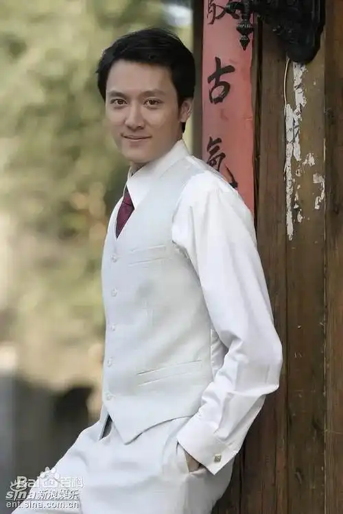 冯绍峰的民国公子造型太招人喜欢了