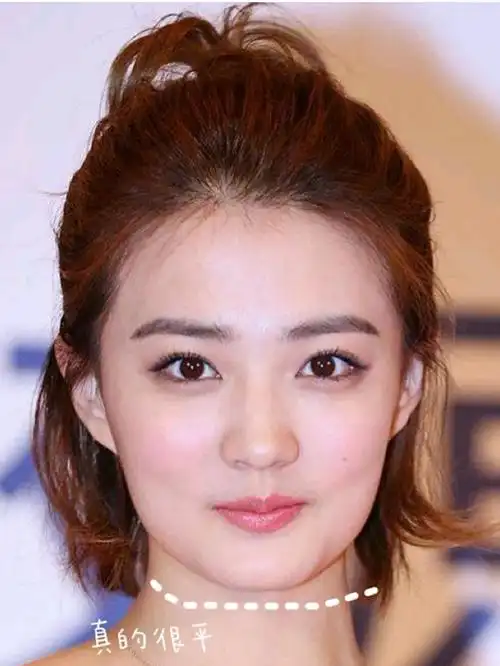 没想到60赵丽颖的下颌竟然和李宇春一样宽