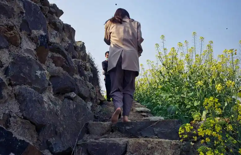 有人喜欢赤脚出门吗?