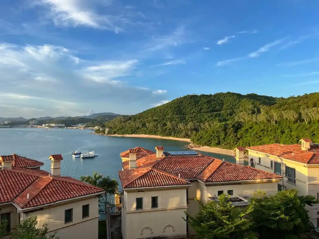 深圳南澳618房12床全新现代海景度假别墅.别墅介绍:  别墅 - 抖音