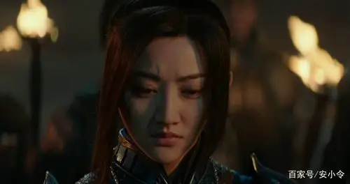 景甜在《长城》里的霸气剧照,不得不说她的气场很强!