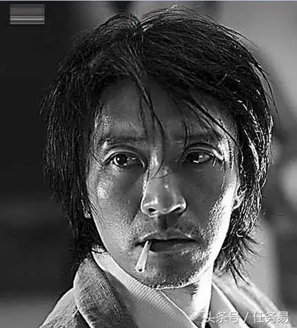 周星驰头像素描图片