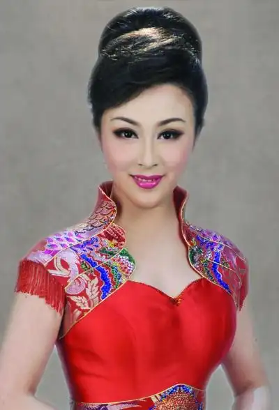 张馨月:宗梅派.第四届中国京剧优秀青年演员研究生班研究生.