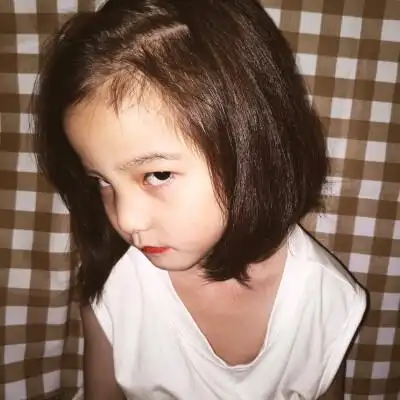 抖音非常火的一个小女孩