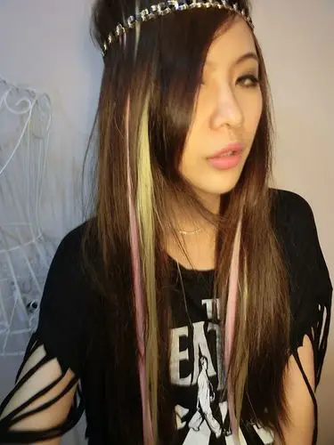 平凡的生活需要一抹亮色来点缀,头发也是一样(阿眯头)