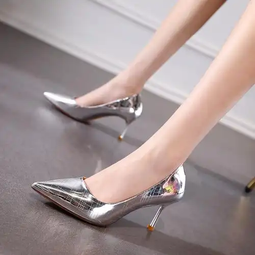 银色名媛风时尚女鞋2021春秋季新款欧美尖头漆皮细跟中高跟鞋单鞋
