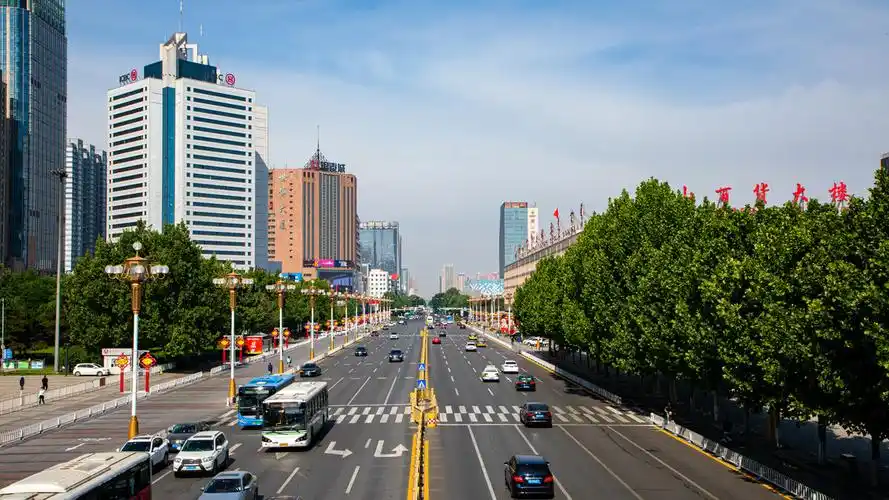 唐山抗震纪念碑街景一角