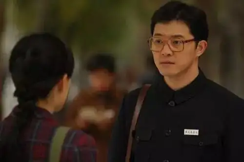 一直到2008年,沙溢和邓超孙俪合拍《甜蜜蜜》,他对角色下了很多心血