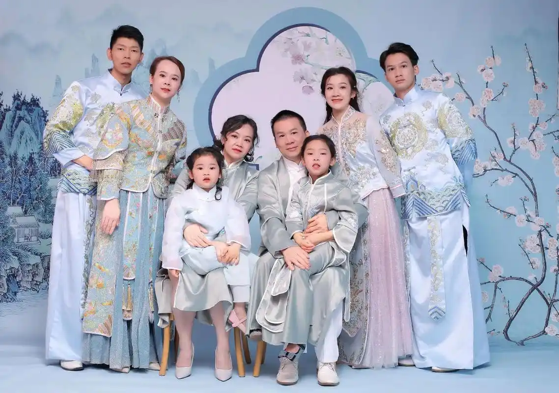 最美全家福照片 #愿家人们都平安健康快乐每一天 #愿所有的 - 抖音