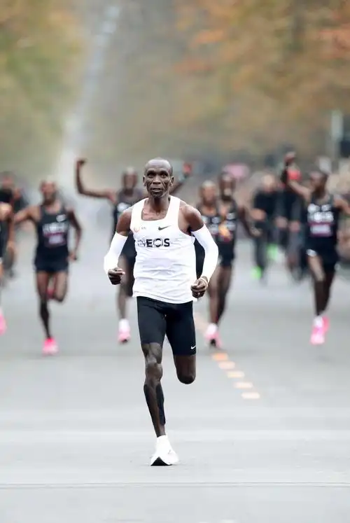 基普乔格科斯盖熟悉中国房地产行情马拉松破纪录竟也有金九银十铁律