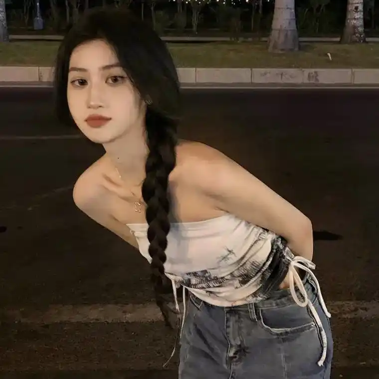 辣妹 #御姐 #每日穿搭 #头像 #高级感穿搭 #吊带 # - 抖音