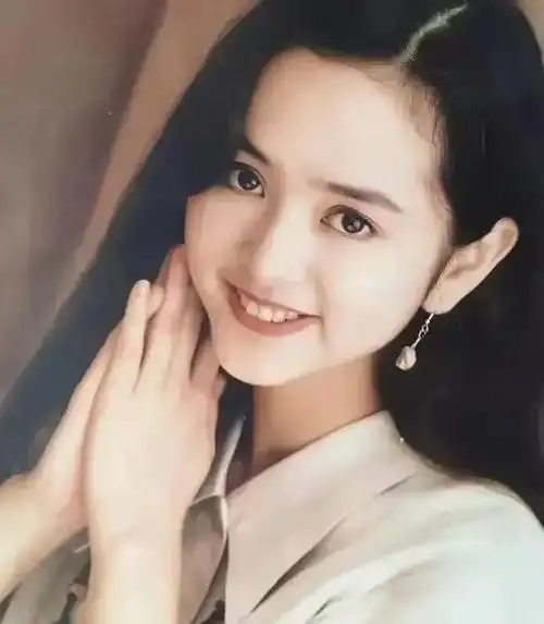 90年代的倾城玉女,当时日韩最受欢迎的中国女星,让人一眼倾心