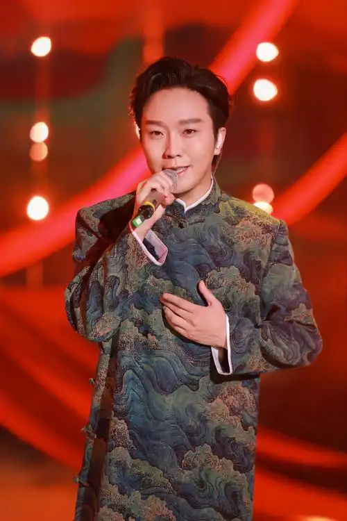 李玉刚张新成丁程鑫合作万疆