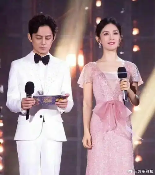 谢娜说何炅闻不得香菜