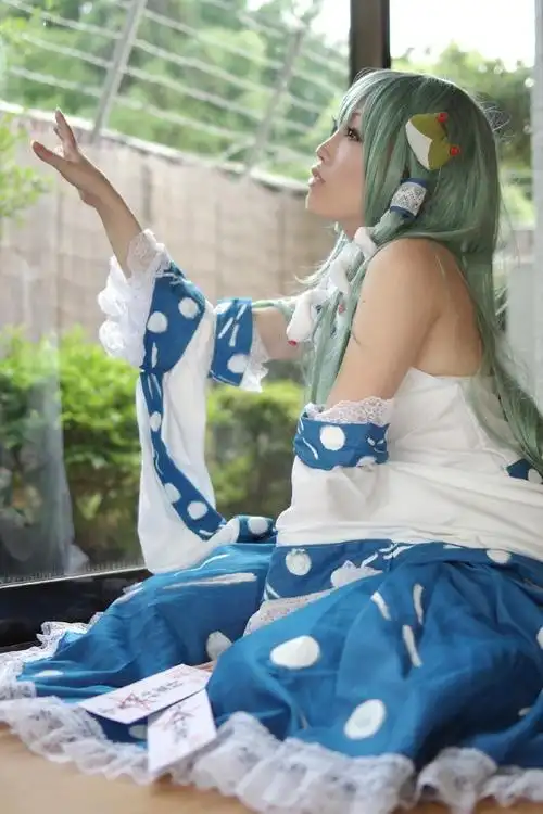 无下限初音未来露底cosplay