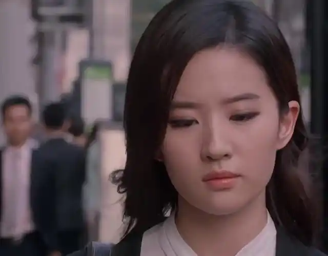 第三种爱情  我不想再陷入爱情里,失去分辨力和理性!#刘亦菲