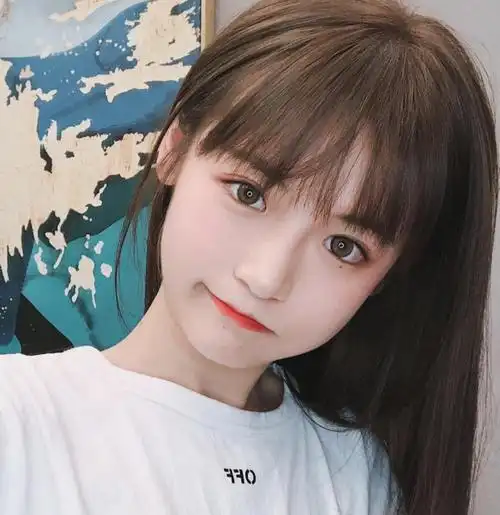 2020年流行发型风向标:木马卷复古成熟有韵味,漫画刘海时尚再现