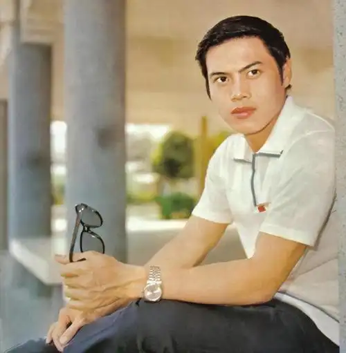 艺人羡慕的对象,曾有人言,宁肯少活20年,也要拥有罗烈那样的八块腹肌