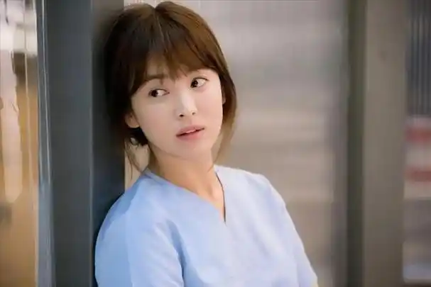 被财阀控制的负面新闻缠身,其实韩国不止她一人|模特|宋仲基|李秉宪