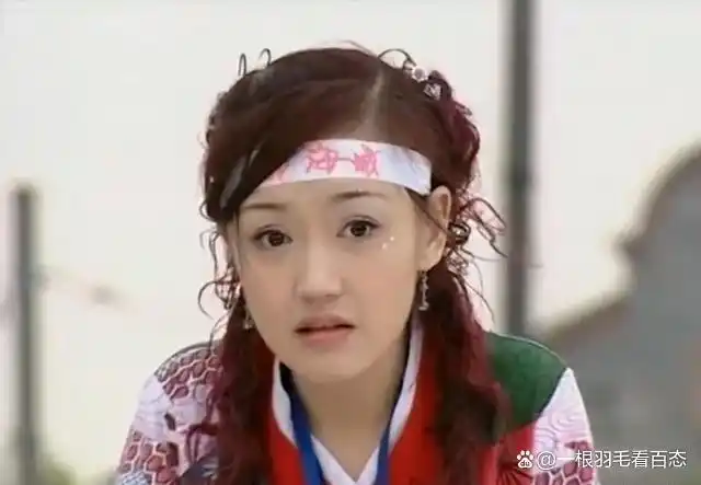 薛佳凝:内心温柔眉眼带笑的女孩却与佛结缘