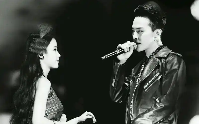 而这位字母小姐又是非常聪明的,知道该如何进行人际关系,权志龙之前和