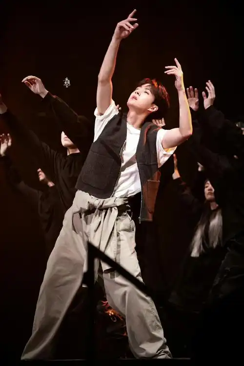 343230323137|王一博230722乐华家族演唱会78yibos