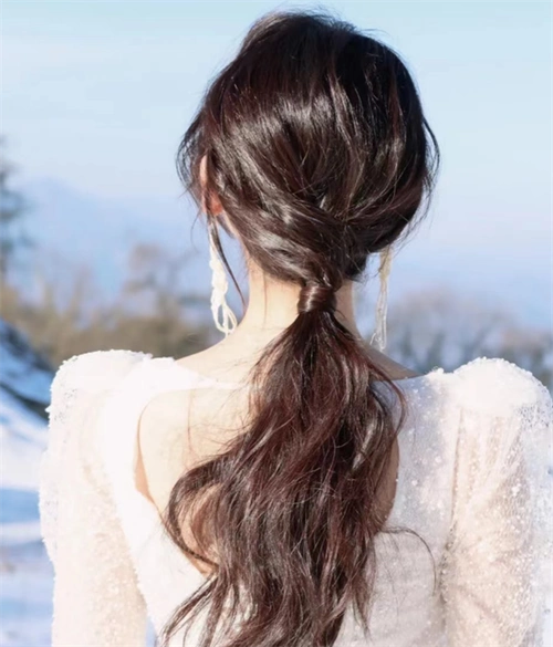慵懒文艺低马尾扎发 干练优雅温柔百搭