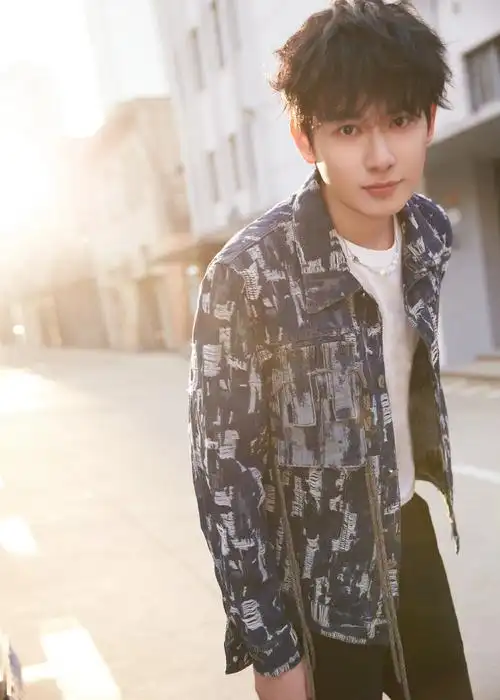 爱乐甜品牌代言人胡先煦##胡先煦喊你一吐为乐