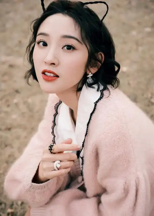 唐艺昕猫耳朵发型##唐艺昕毛衣