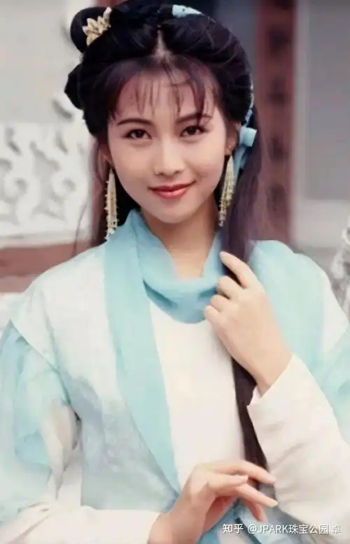 为什么蔡少芬颜值和年轻时候相差很大?