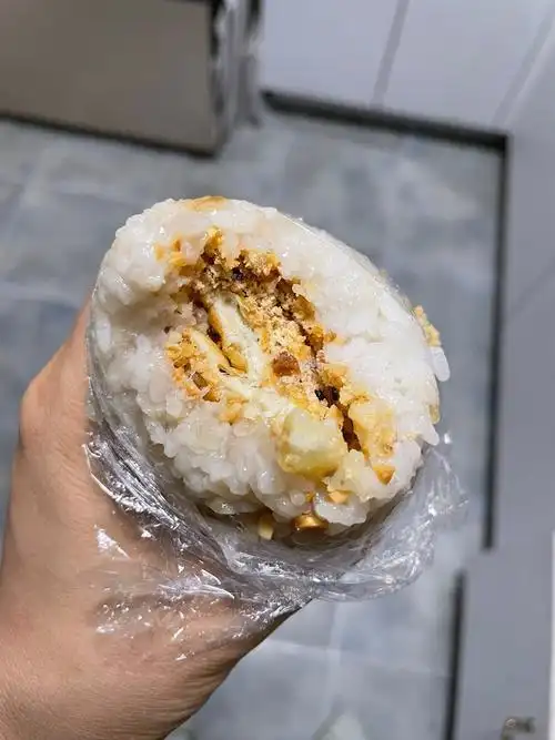 糯米包油条粢饭团的做法