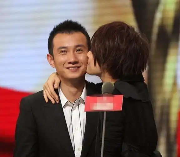 分开不到3年再看马伊琍和文章一个天上一个地下