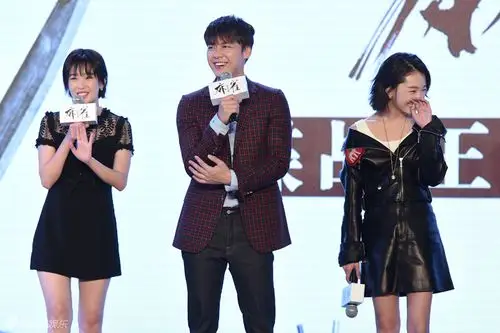 关晓彤隔空告白 李易峰:好好拍戏(图)