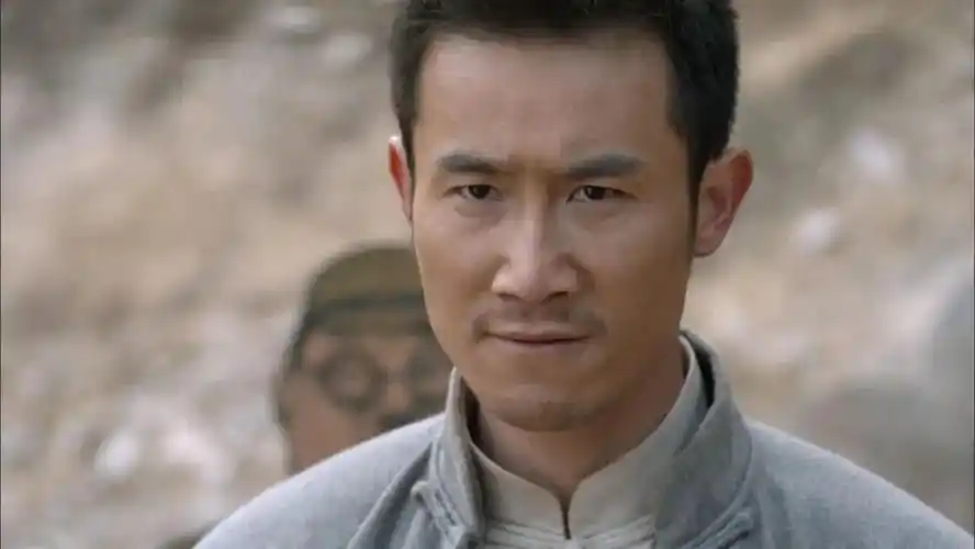 一个有信念的指挥官身份各异的小人物一群懒散"壮丁"1川军营长赵国武