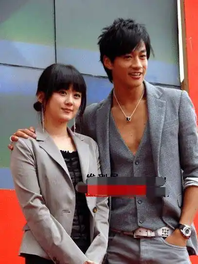 何润东妻子称遇"规则":陪导演睡10年,才换来一个角色,还要生9个孩子?